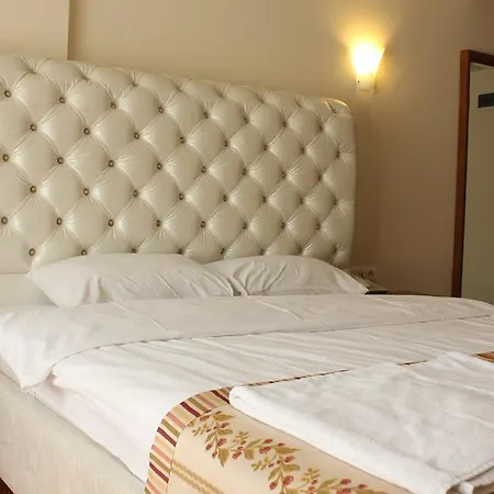 Tarbus Hotel 3*